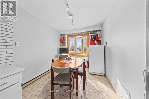 961 Kingsmere Avenue Ottawa ON K2A 3K3