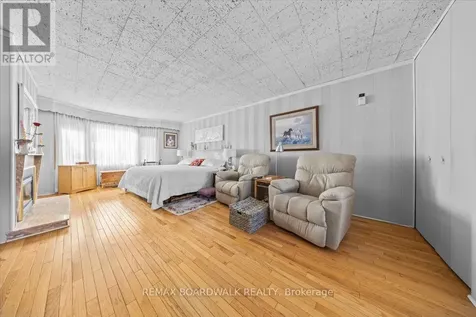 961 Kingsmere Avenue Ottawa ON K2A 3K3
