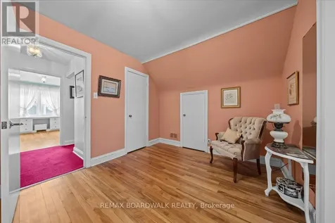 961 Kingsmere Avenue Ottawa ON K2A 3K3