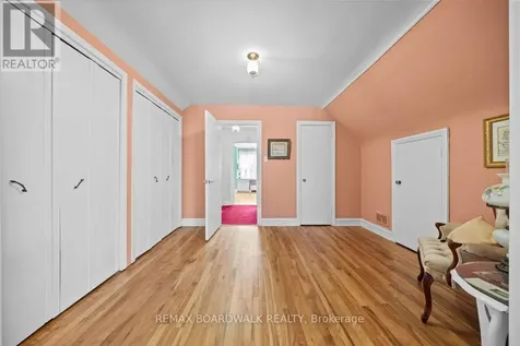961 Kingsmere Avenue Ottawa ON K2A 3K3