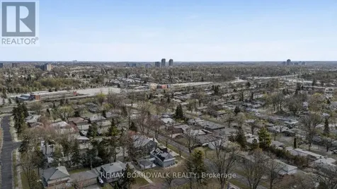 961 Kingsmere Avenue Ottawa ON K2A 3K3