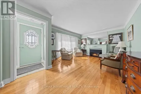 961 Kingsmere Avenue Ottawa ON K2A 3K3