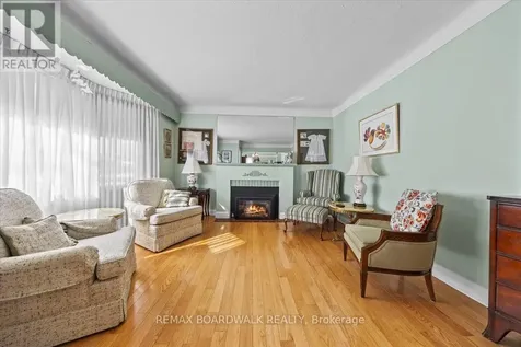 961 Kingsmere Avenue Ottawa ON K2A 3K3