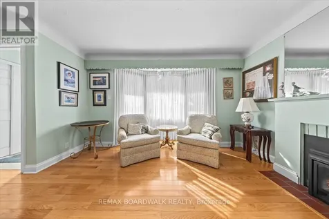 961 Kingsmere Avenue Ottawa ON K2A 3K3