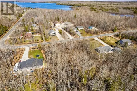 Part 28 Maple Drive Northern Bruce Peninsula ON N0H 1Z0