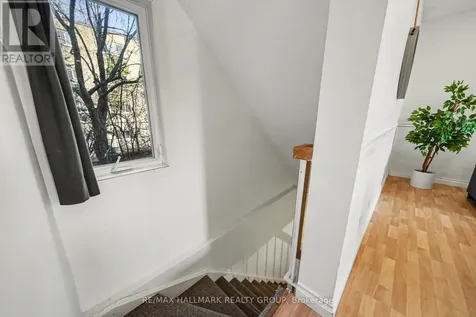 1204 Shillington Avenue Ottawa ON K1Z 7Z4