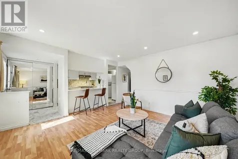 1204 Shillington Avenue Ottawa ON K1Z 7Z4