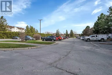 318 Lorry Greenberg Drive Ottawa ON K1T 2R5