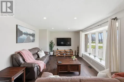 25 Vincent Street South Bruce ON N0G 2J0