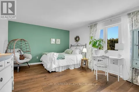 25 Waterton Crescent Ottawa ON K2M 1Y8