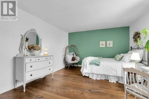 25 Waterton Crescent Ottawa ON K2M 1Y8
