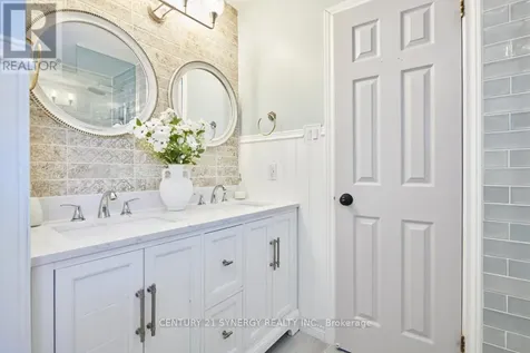 25 Waterton Crescent Ottawa ON K2M 1Y8
