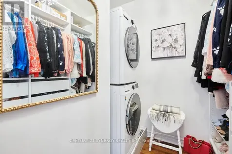 25 Waterton Crescent Ottawa ON K2M 1Y8