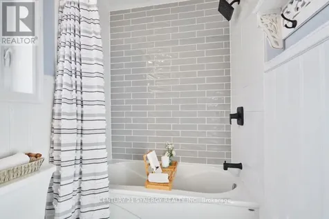 25 Waterton Crescent Ottawa ON K2M 1Y8