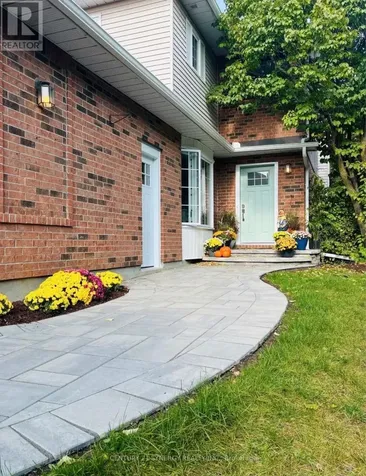 25 Waterton Crescent Ottawa ON K2M 1Y8