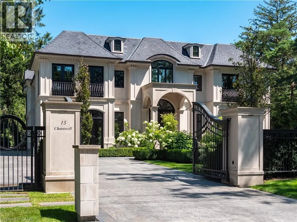 15 Chartwell Road Oakville ON L6J 3Z3