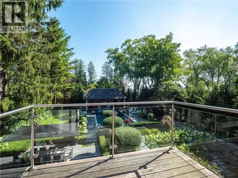 15 Chartwell Road Oakville ON L6J 3Z3