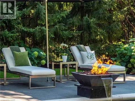 15 Chartwell Road Oakville ON L6J 3Z3