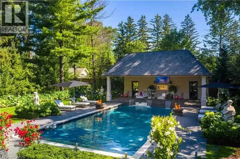 15 Chartwell Road Oakville ON L6J 3Z3