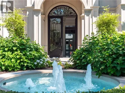 15 Chartwell Road Oakville ON L6J 3Z3