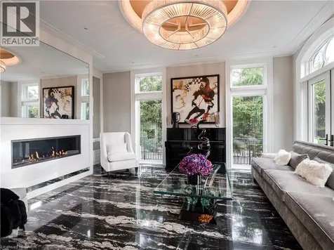 15 Chartwell Road Oakville ON L6J 3Z3