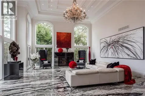 15 Chartwell Road Oakville ON L6J 3Z3