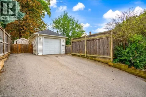 5201 Valley Way Niagara Falls ON L2E 1X3