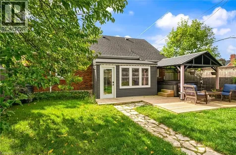 5201 Valley Way Niagara Falls ON L2E 1X3