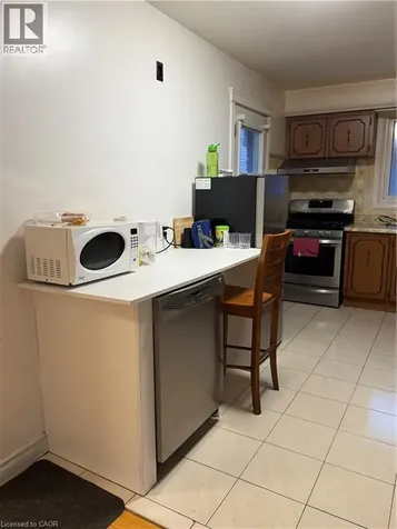 10 Fairington Crescent Hamilton ON L8E 3N4