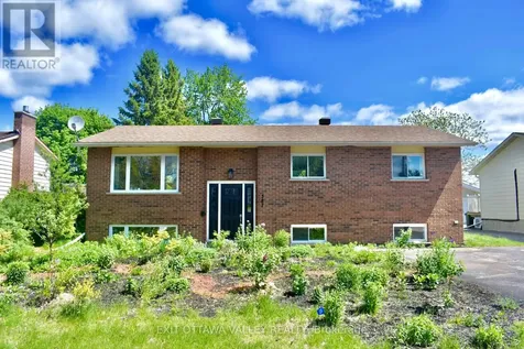 587 Alfred Street East Pembroke ON K8A 8A2