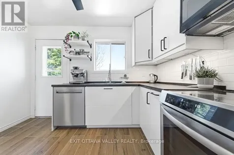 587 Alfred Street East Pembroke ON K8A 8A2