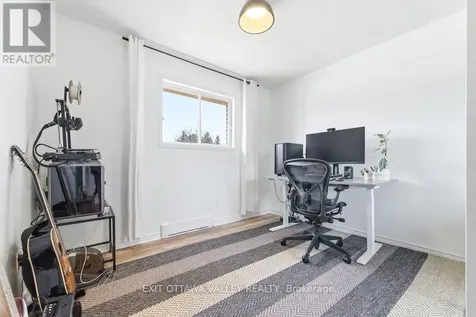 587 Alfred Street East Pembroke ON K8A 8A2