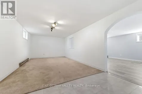 587 Alfred Street East Pembroke ON K8A 8A2