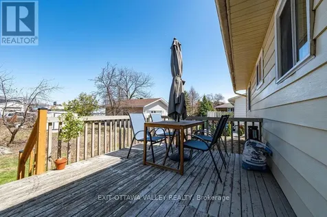 587 Alfred Street East Pembroke ON K8A 8A2