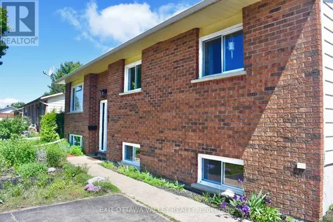 587 Alfred Street East Pembroke ON K8A 8A2