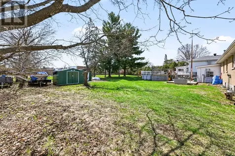 27 Broadview Avenue West Smiths Falls ON K7A 4L1
