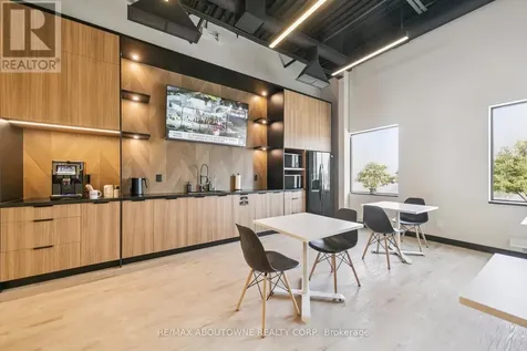 320 Matheson Boulevard West Mississauga (gateway) ON L5R 3R1