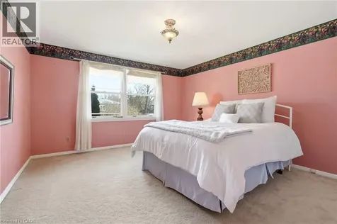 360 Pomona Avenue Burlington ON L7N 1T5
