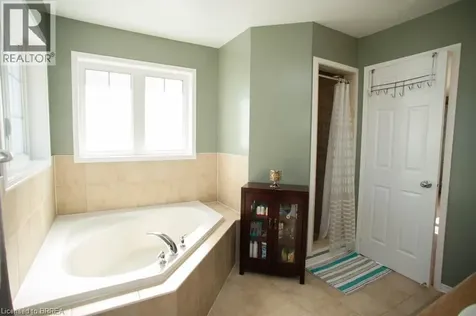 28 Barrett Avenue Brantford ON N3S 0B5