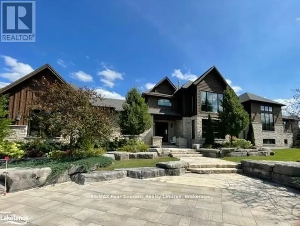 12 Windrose Valley Boulevard Clearview ON L9Y 0K2