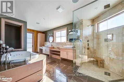 12 Windrose Valley Boulevard Clearview ON L9Y 0K2