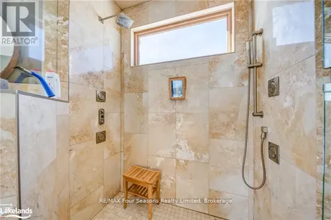 12 Windrose Valley Boulevard Clearview ON L9Y 0K2
