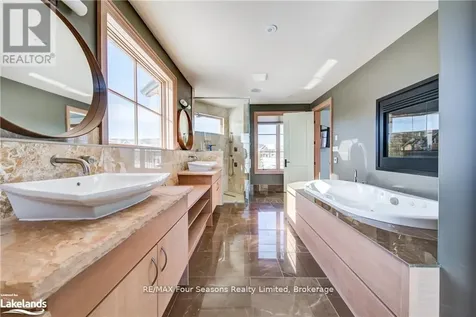 12 Windrose Valley Boulevard Clearview ON L9Y 0K2