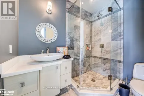 12 Windrose Valley Boulevard Clearview ON L9Y 0K2