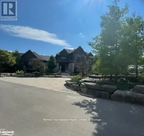 12 Windrose Valley Boulevard Clearview ON L9Y 0K2
