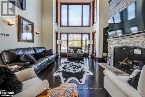12 Windrose Valley Boulevard Clearview ON L9Y 0K2