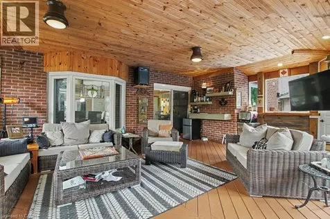 2324 Homer Drive Burlington ON L7P 4V4