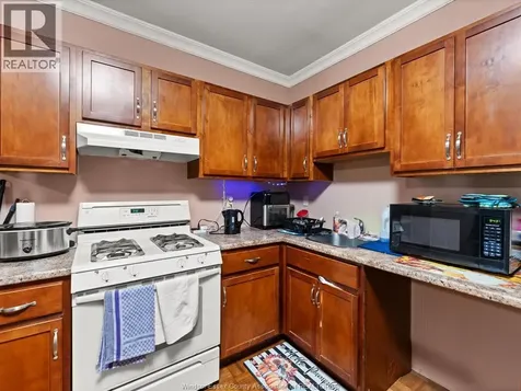 1560-1562 Dougall Avenue Windsor ON N8X 1S1