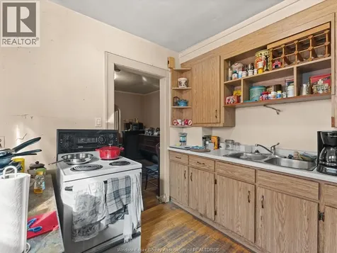 1560-1562 Dougall Avenue Windsor ON N8X 1S1