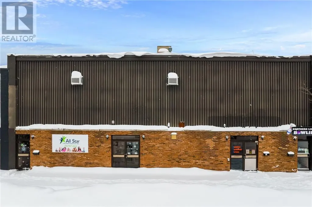 11 Mary Walk Elliot Lake ON P5A 1Z9